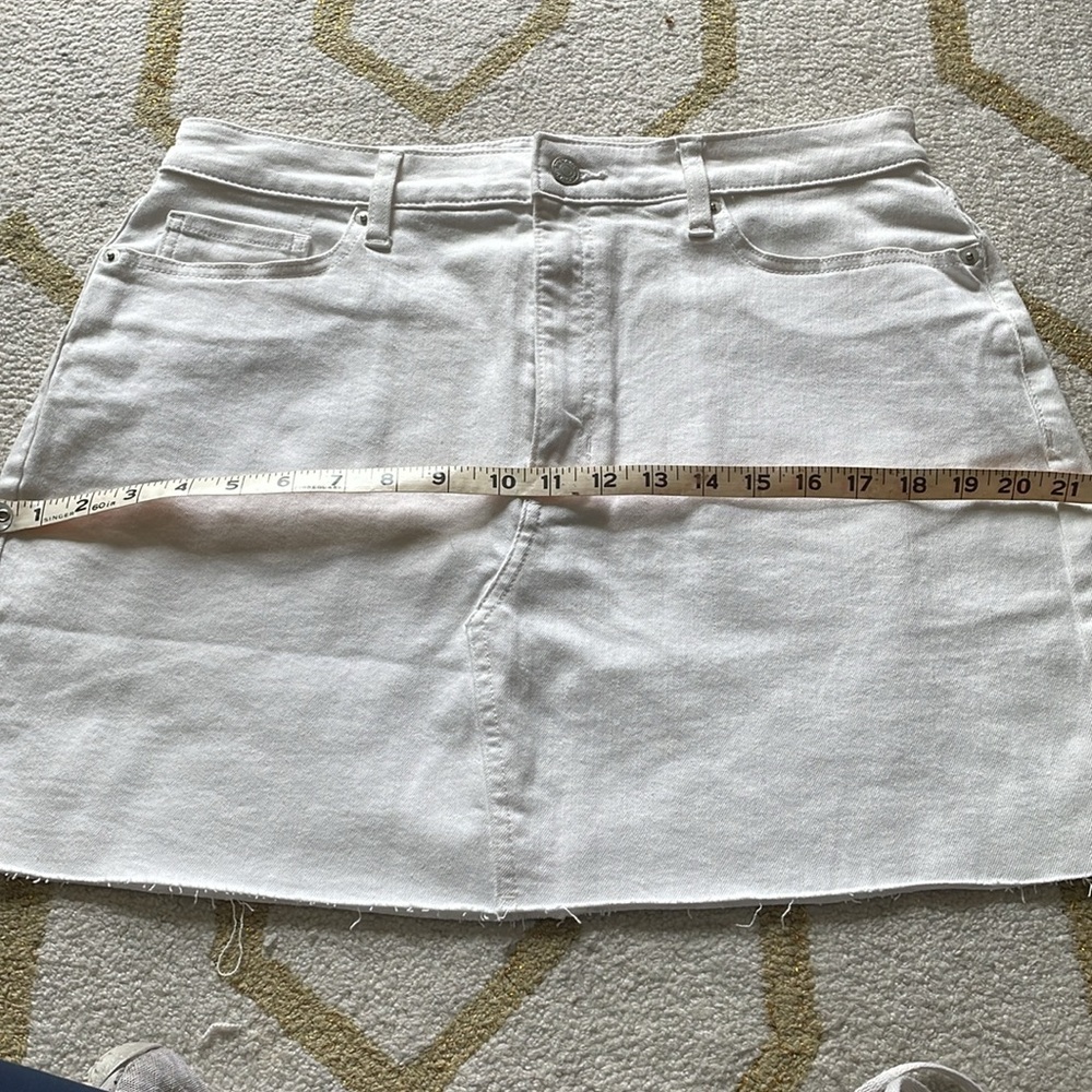 Banana Republic White Denim Skirt, Sz. 12 - Picture 7 of 8